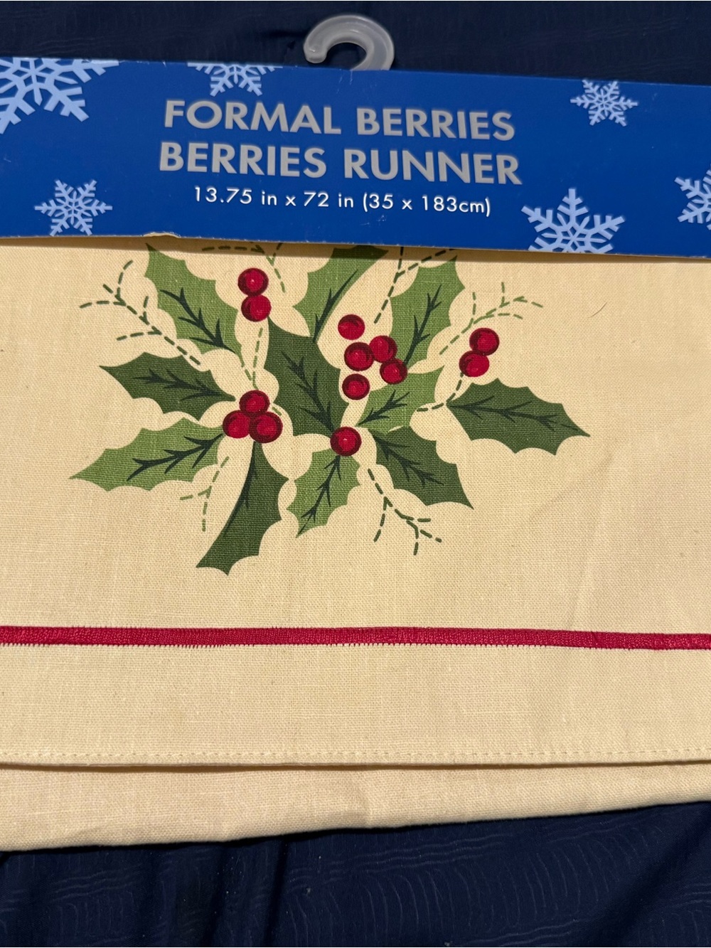Vintage? K-Mart Trim a Home Formal Christmas / Holiday Berries Table Runner New - Picture 1 of 10